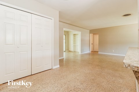 5900 Grove St S 3 Beds House for Rent - Photo Gallery 4