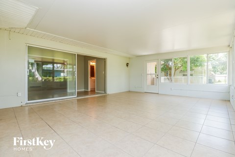 5900 Grove St S 3 Beds House for Rent - Photo Gallery 9