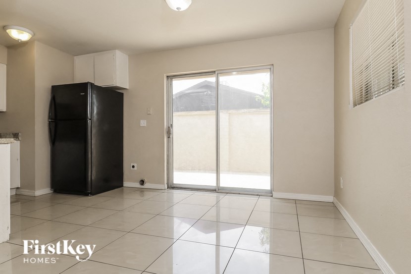 5903 W Hearn Rd 3 Beds House for Rent - Photo Gallery 6