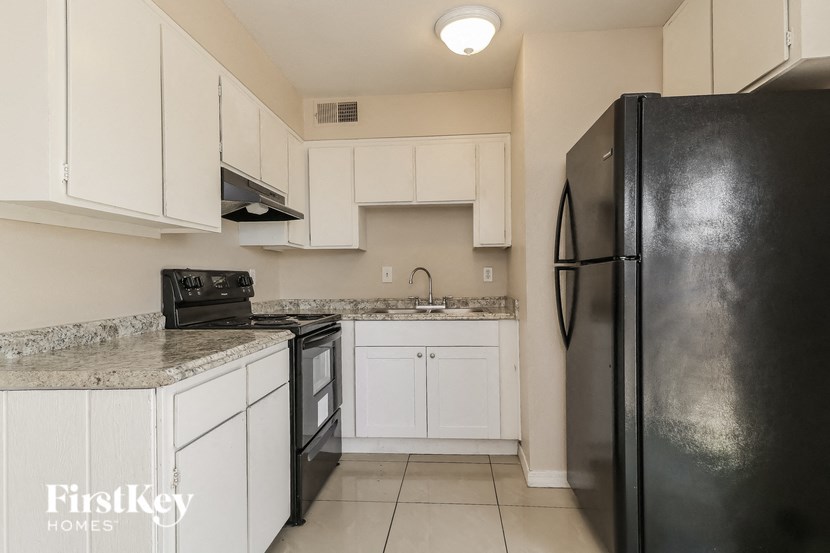 5903 W Hearn Rd 3 Beds House for Rent - Photo Gallery 7