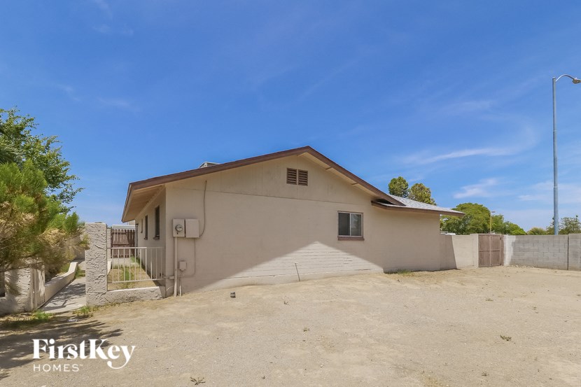 5903 W Hearn Rd 3 Beds House for Rent - Photo Gallery 14