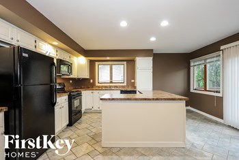 5911 Clarendon Ct 3 Beds House for Rent - Photo Gallery 5