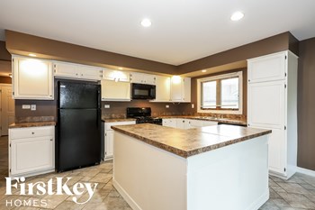 5911 Clarendon Ct 3 Beds House for Rent - Photo Gallery 6