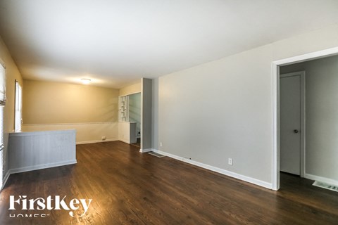 5915 Harvard Ave 3 Beds Apartment for Rent