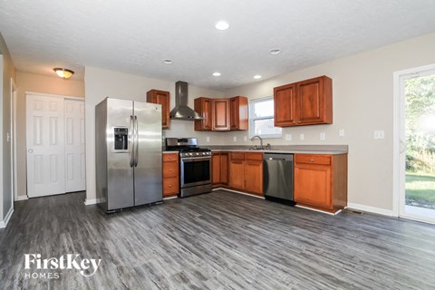 5986 Driftwood Ct 4 Beds Apartment for Rent