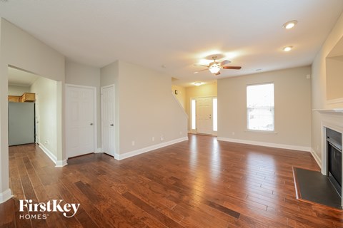 6052 Glen Way Dr 3 Beds Apartment for Rent