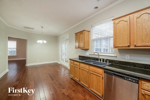 6052 Glen Way Dr 3 Beds Apartment for Rent