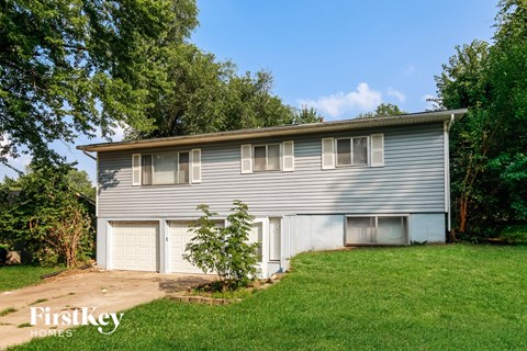 6107 E 152 St 3 Beds Apartment for Rent