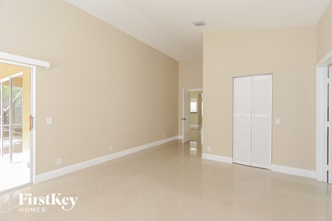 6193 Lansdowne Cir 3 Beds Apartment for Rent