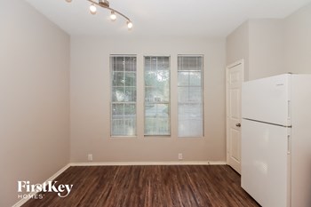 6210 Scotchwood Drive 3 Beds House for Rent - Photo Gallery 5