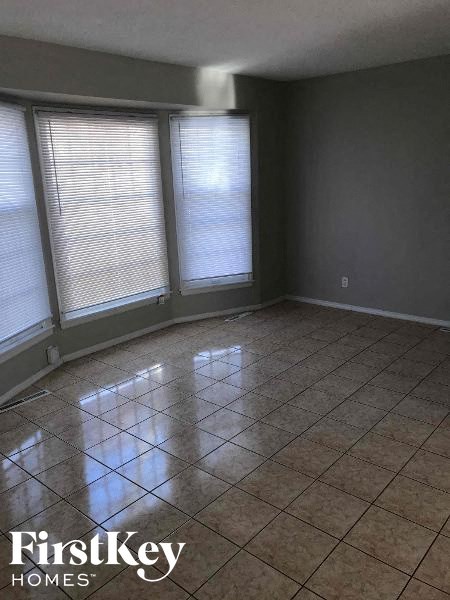 6217 E 95th Terr 3 Beds House for Rent - Photo Gallery 3