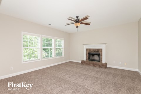 6275 Cove Creek Drive 4 Beds Apartment for Rent