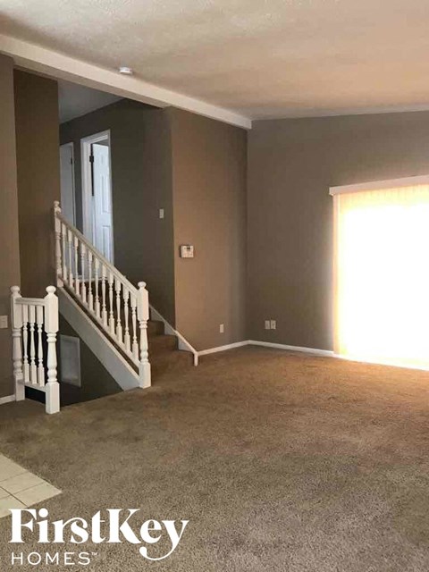 6321 W Ray St 3 Beds Apartment for Rent