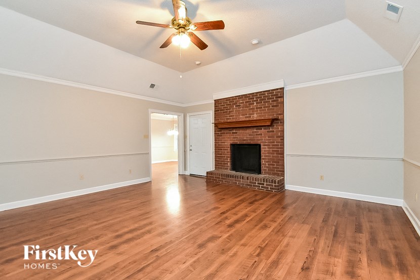 6464 Evergreen Dr 3 Beds House for Rent - Photo Gallery 4