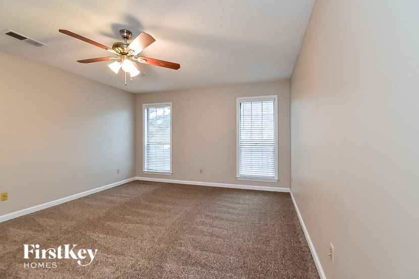 6464 Evergreen Dr 3 Beds House for Rent - Photo Gallery 7