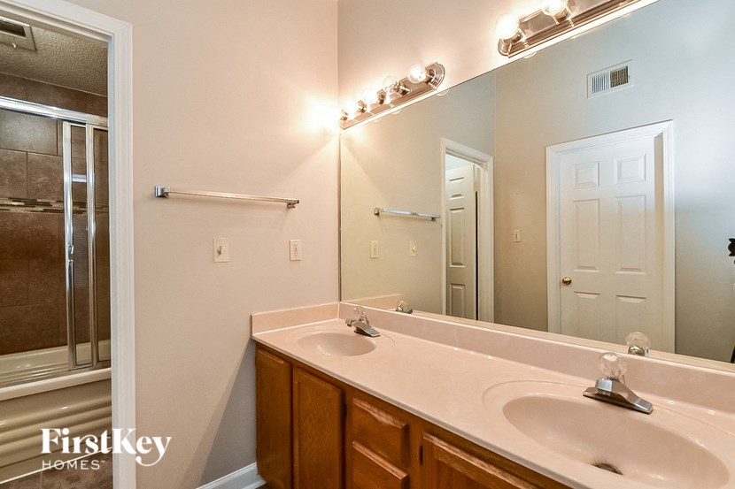 6464 Evergreen Dr 3 Beds House for Rent - Photo Gallery 9