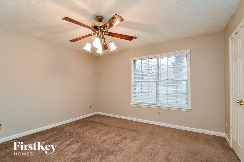 6464 Evergreen Dr 3 Beds House for Rent - Photo Gallery 11