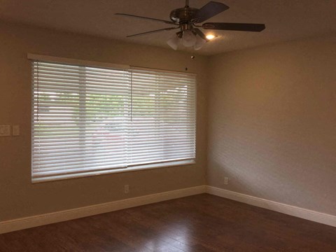 6521 Roosevelt St 3 Beds Apartment for Rent