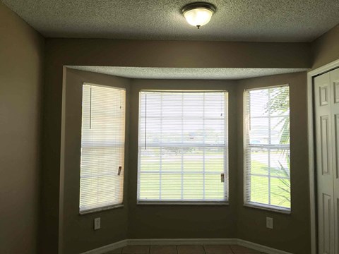 6524 Viewpoint Court 3 Beds Apartment for Rent