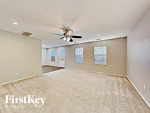 6933 Meadow Way Ln 4 Beds Apartment for Rent