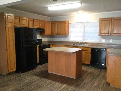 7000 Meadowbrook Dr 3 Beds Apartment for Rent