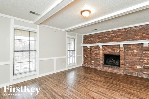 7008 Rockingham 3 Beds Apartment for Rent
