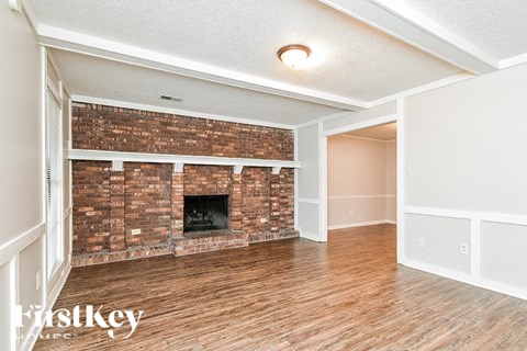 7008 Rockingham 3 Beds Apartment for Rent