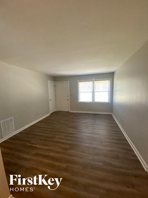 7016 Sun Valley Way 3 Beds Apartment for Rent