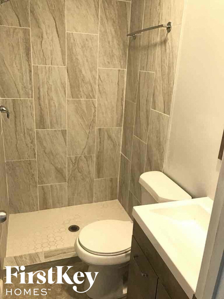 7020 NE 51ST Ter 4 Beds House for Rent - Photo Gallery 8