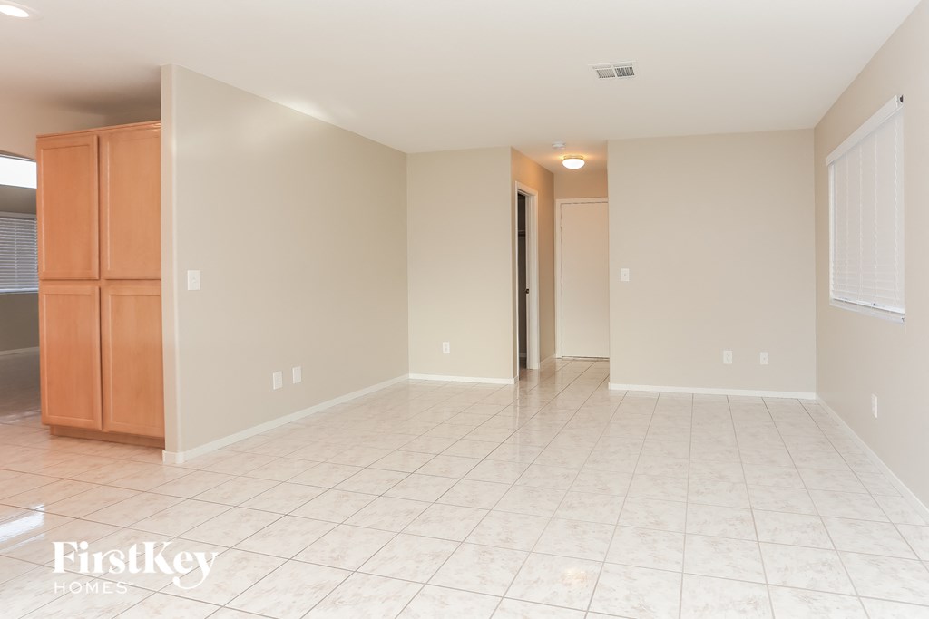 7033 Village Shore Ct Las Vegas, NV 89129