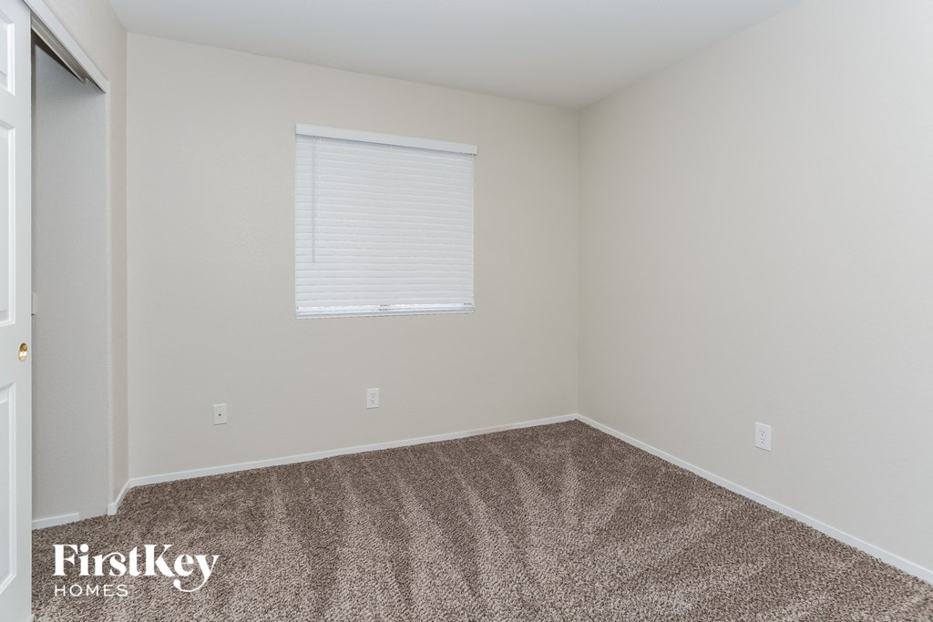 7033 Village Shore Ct Las Vegas, NV 89129