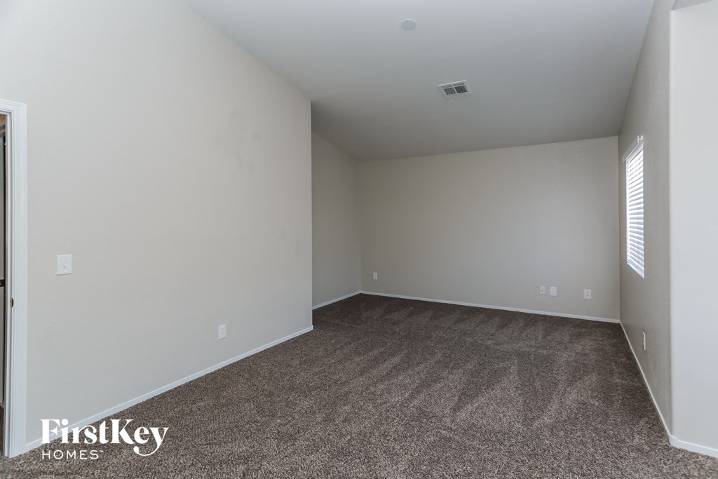 7033 Village Shore Ct Las Vegas, NV 89129