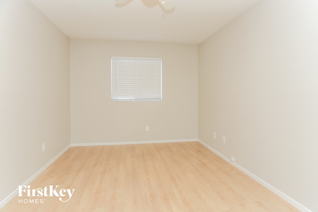 7033 Village Shore Ct Las Vegas, NV 89129