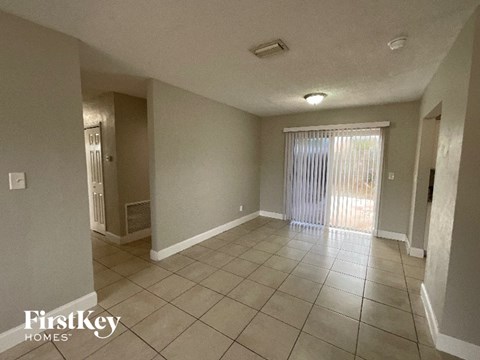 7060 Hood 3 Beds Apartment for Rent