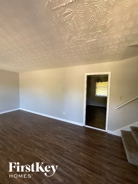 7094 Apache Lane 3 Beds Apartment for Rent