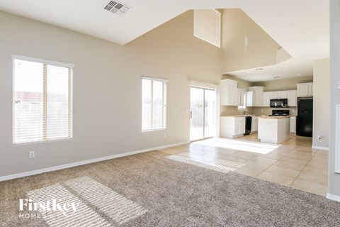 7111 N 27Th Ln 3 Beds Apartment for Rent
