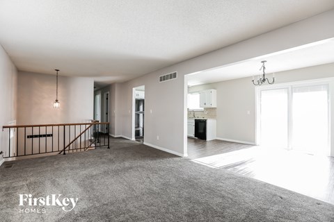 7119 N Shannon Ave 3 Beds Apartment for Rent