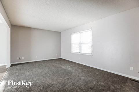7119 N Shannon Ave 3 Beds Apartment for Rent