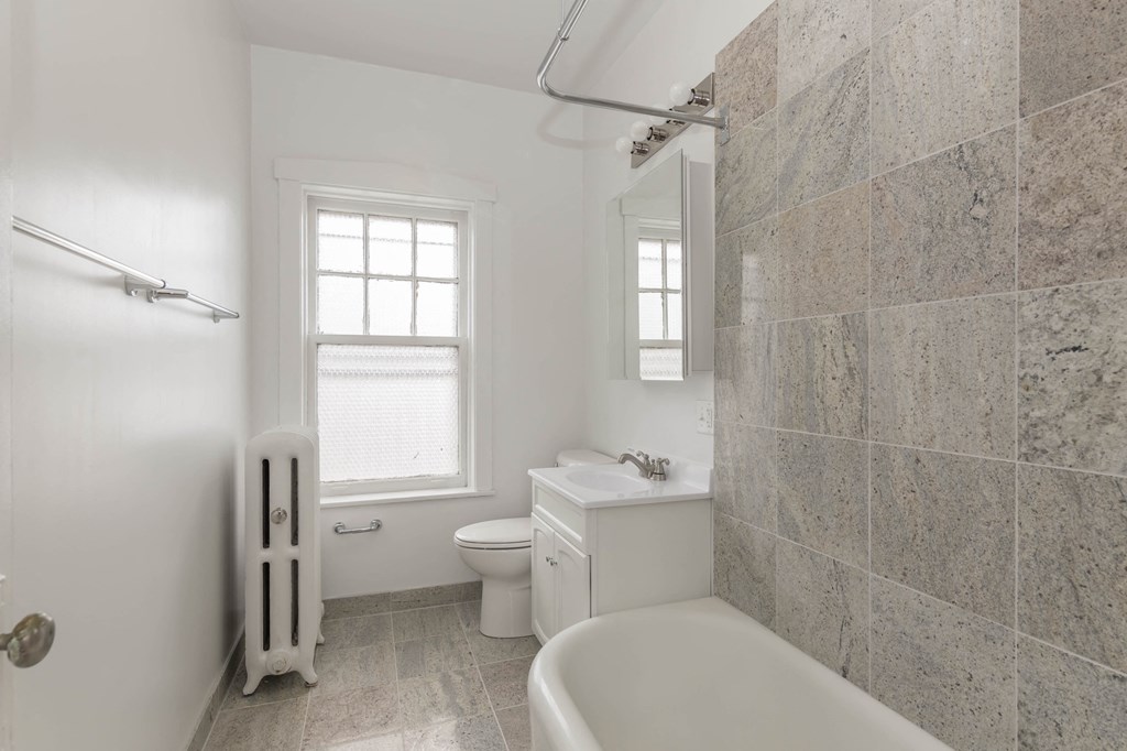 Hamilton Place - Bathroom