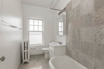 Hamilton Place - Bathroom Hamilton Place - Bathroom - Photo Gallery 5