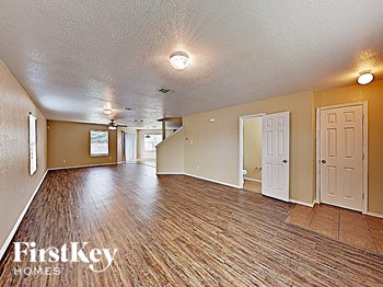 7161 Kickapoo Drive 3 Beds House for Rent - Photo Gallery 2