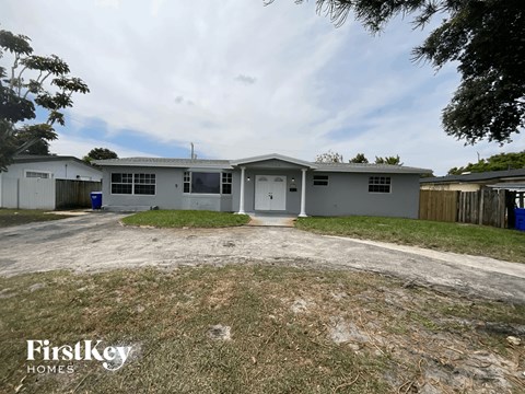 7171 SW 10 Ct 4 Beds Apartment for Rent