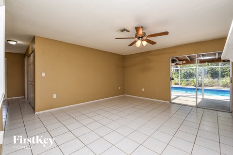 7218 Jasmine Rd 3 Beds Apartment for Rent
