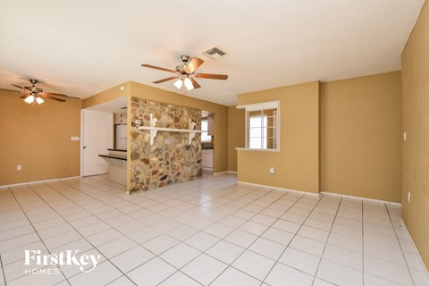 7218 Jasmine Rd 3 Beds Apartment for Rent