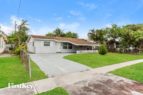 7231 Mcarthur Pkwy 3 Beds Apartment for Rent