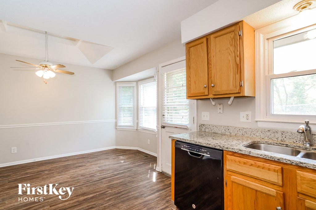 7305 NW 76th Pl 3 Beds House for Rent - Photo Gallery 6