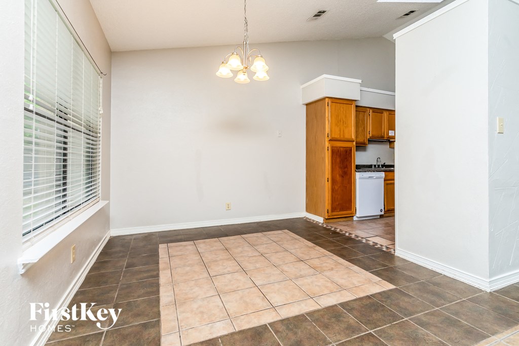 the living room and kitchen are clean and ready to use