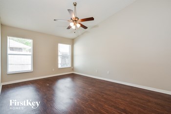 7443 Groveoak Drive 3 Beds House for Rent - Photo Gallery 6