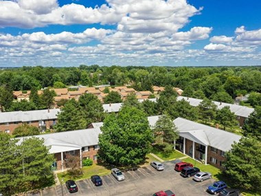 Warren Club Apartments in Warren, MI