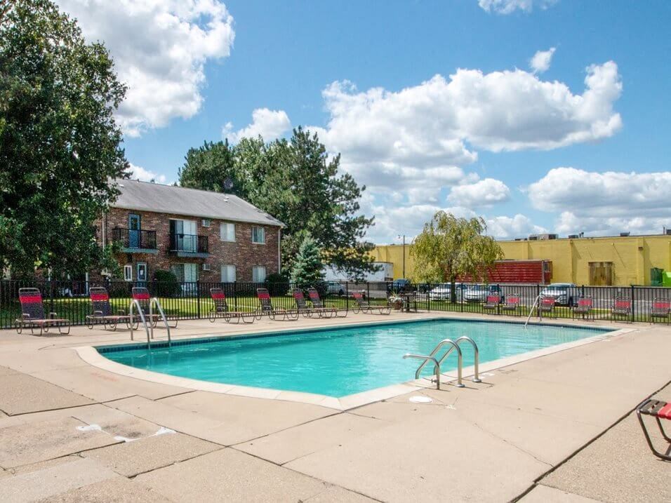 Swimming Pool at Warren Club Apartments